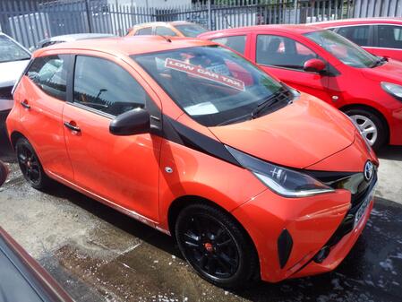 TOYOTA AYGO 1.0 VVT-i x-cite